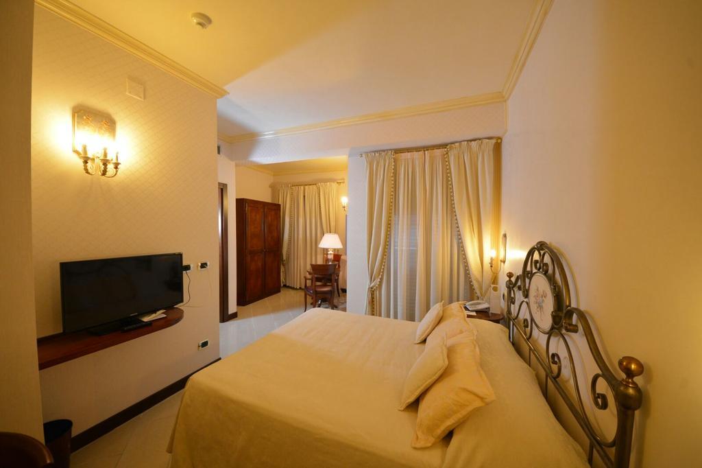 Art Hotel Diamond Naxos Taormina Giardini Naxos Eksteriør billede